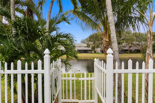 5207 SW 120th Avenue, Cooper City, FL 33330