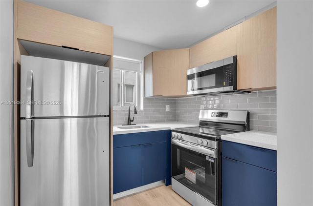 560 NE 63rd St, Miami, FL 33138