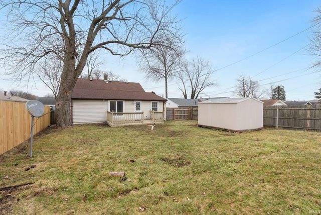 2425 White Oak Avenue, Fort Wayne, IN 46805
