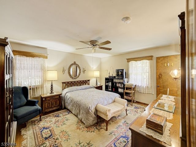 63 Edgemont Rd, Watchung Boro, NJ 07069