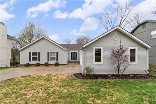 7400 N Granby Avenue, Kansas City, MO 64151