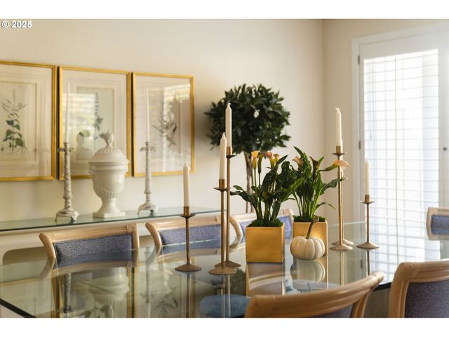 11330 Sw LYNNVALE Dr, Portland, OR 97225