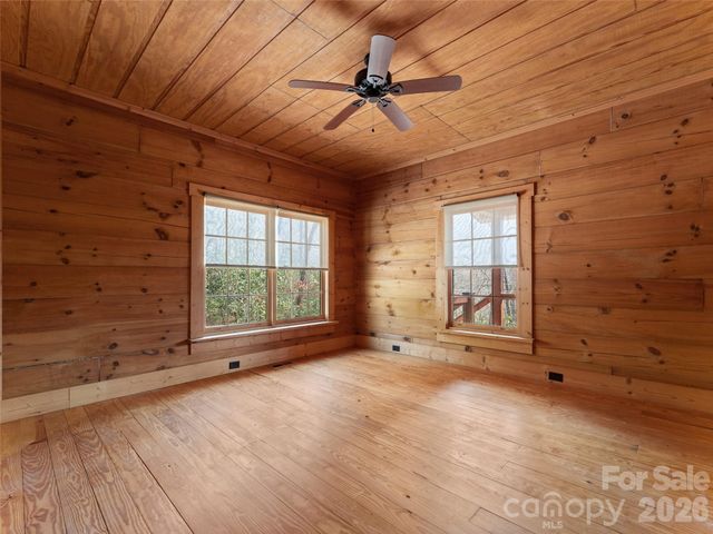 935 Big Branch Road, Brevard, NC 28712