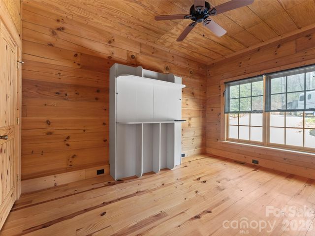 935 Big Branch Road, Brevard, NC 28712