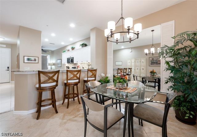 4844 Hampshire CT 104, Naples, FL 34112