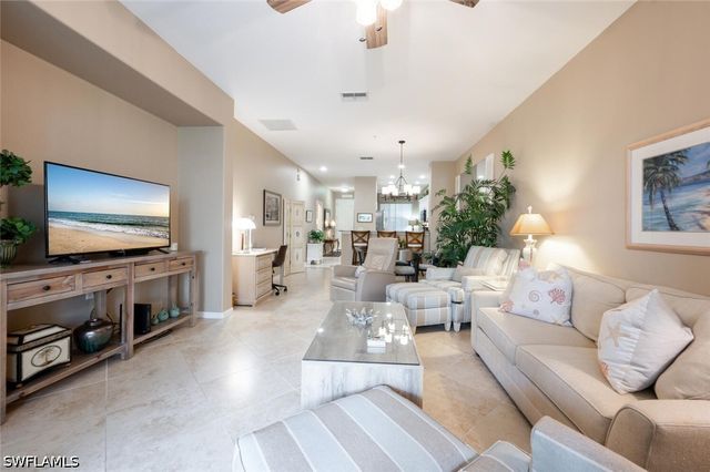 4844 Hampshire CT 104, Naples, FL 34112