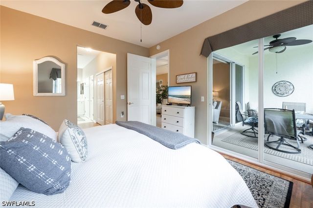 4844 Hampshire CT 104, Naples, FL 34112