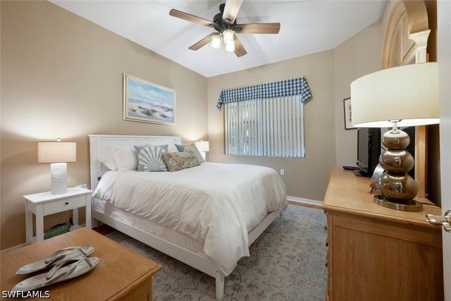 4844 Hampshire CT 104, Naples, FL 34112