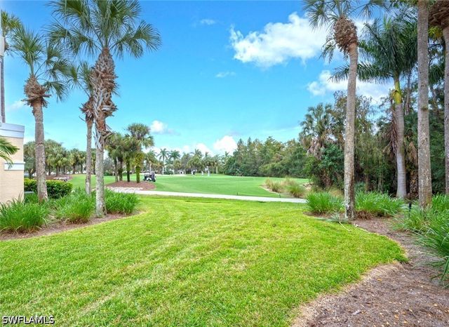 4844 Hampshire CT 104, Naples, FL 34112