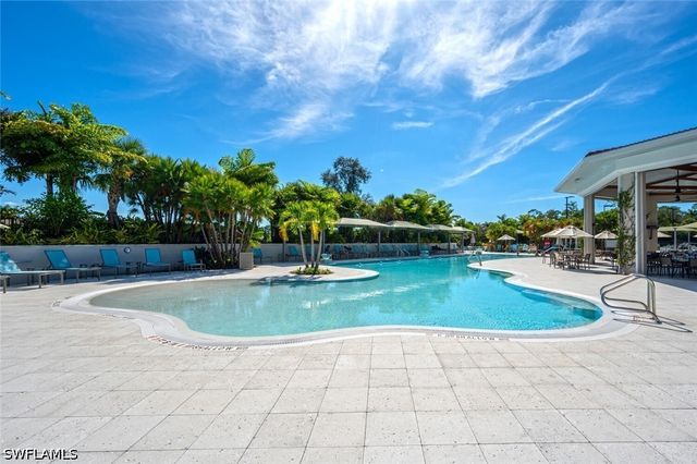 4844 Hampshire CT 104, Naples, FL 34112