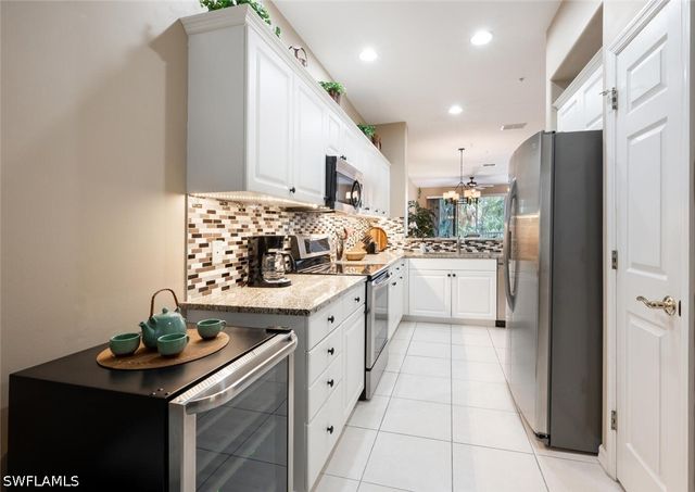 4844 Hampshire CT 104, Naples, FL 34112