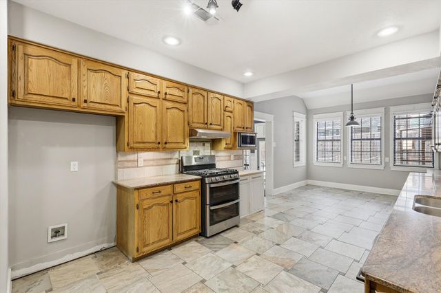 1331 Travis Street, Denton, TX 76205