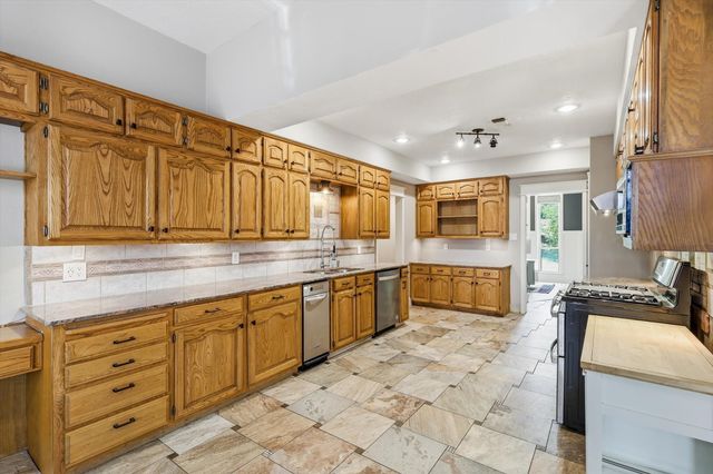 1331 Travis Street, Denton, TX 76205