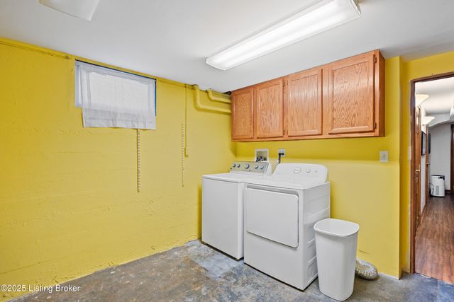 4320 Jade Ct, Louisville, KY 40216