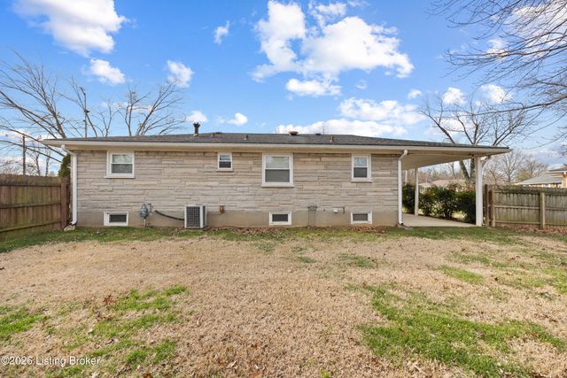 4320 Jade Ct, Louisville, KY 40216