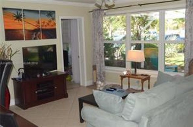 1450 NE 32nd Street, Pompano Beach, FL 33064