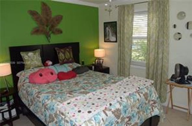1450 NE 32nd Street, Pompano Beach, FL 33064