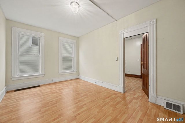 135 Sherwood Avenue, Bridgeport, CT 06605