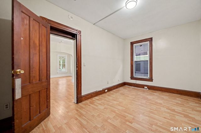 135 Sherwood Avenue, Bridgeport, CT 06605