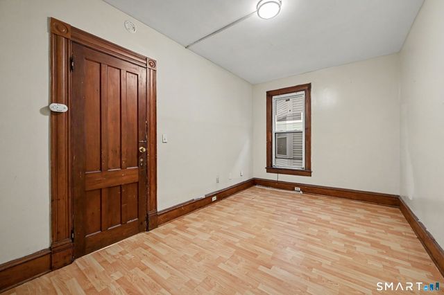 135 Sherwood Avenue, Bridgeport, CT 06605