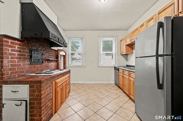 135 Sherwood Avenue, Bridgeport, CT 06605