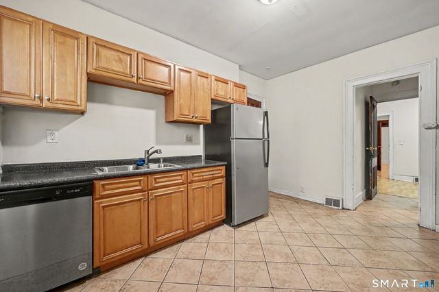 135 Sherwood Avenue, Bridgeport, CT 06605