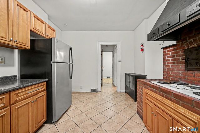 135 Sherwood Avenue, Bridgeport, CT 06605
