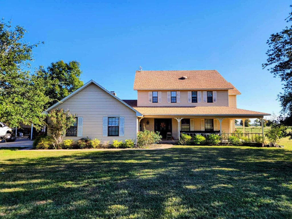 2736 E Old Axtell Road, Axtell, TX 76624