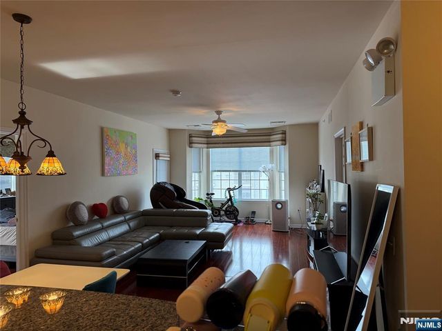 281 Cory Lane, Elmwood Park, NJ 07407