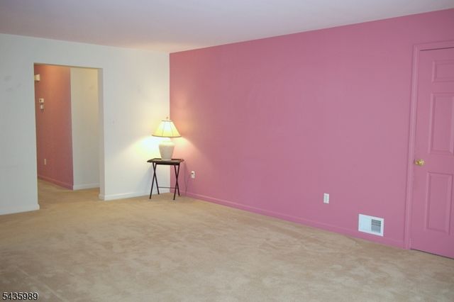 34 Chanda Ct 34, Clifton City, NJ 07012