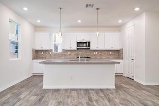 729 Daniel Freeman Circle, Inglewood, CA 90301