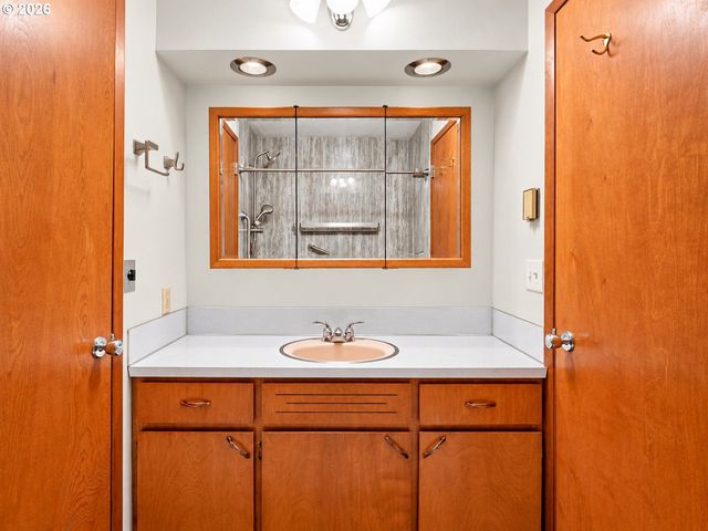 125 Nw 11TH Ave, Canby, OR 97013