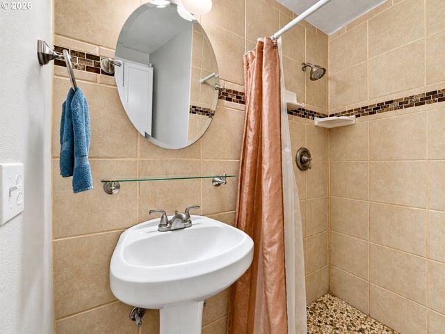 125 Nw 11TH Ave, Canby, OR 97013