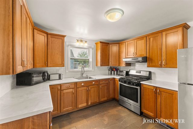 364 W 21st Street, Holland, MI 49423