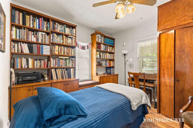 364 W 21st Street, Holland, MI 49423