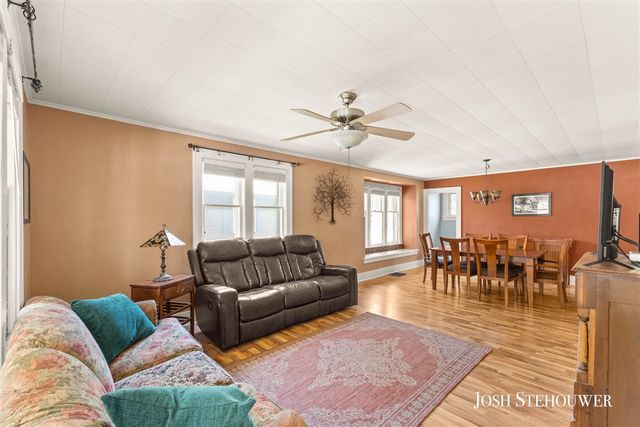 364 W 21st Street, Holland, MI 49423