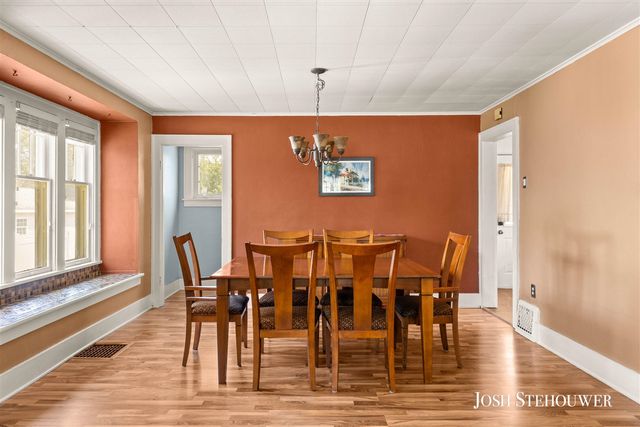 364 W 21st Street, Holland, MI 49423