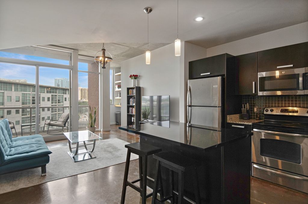 600 12th Ave S Apt 731, Nashville, TN 37203