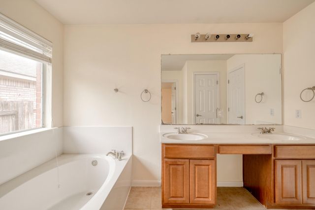 4499 Heritage Well LN, Round Rock, TX 78665