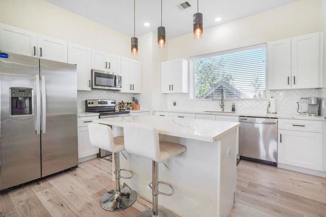 1611 Shelby Street, Houston, TX 77009