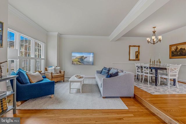 9412 REGENCY CREST DR, Vienna, VA 22181