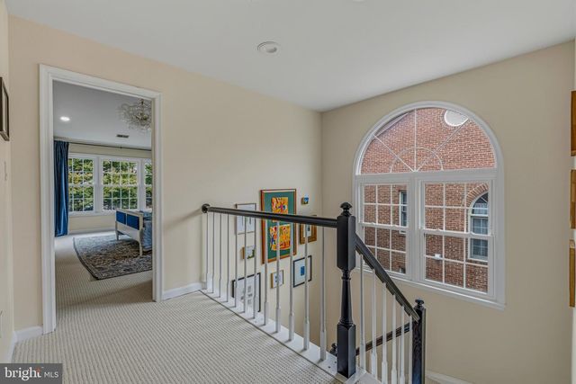 9412 REGENCY CREST DR, Vienna, VA 22181