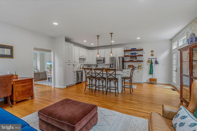 9412 REGENCY CREST DR, Vienna, VA 22181