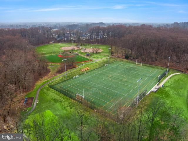 9412 REGENCY CREST DR, Vienna, VA 22181