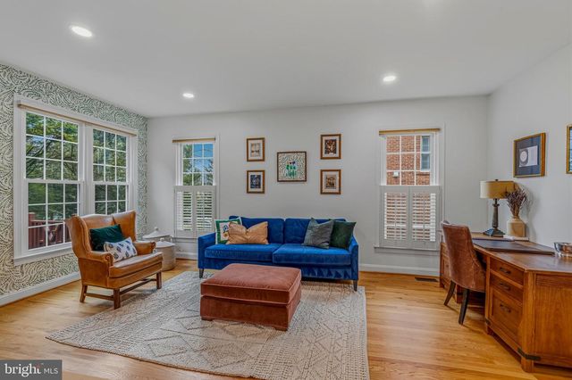 9412 REGENCY CREST DR, Vienna, VA 22181