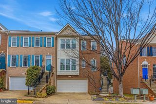 9412 REGENCY CREST DR, Vienna, VA 22181