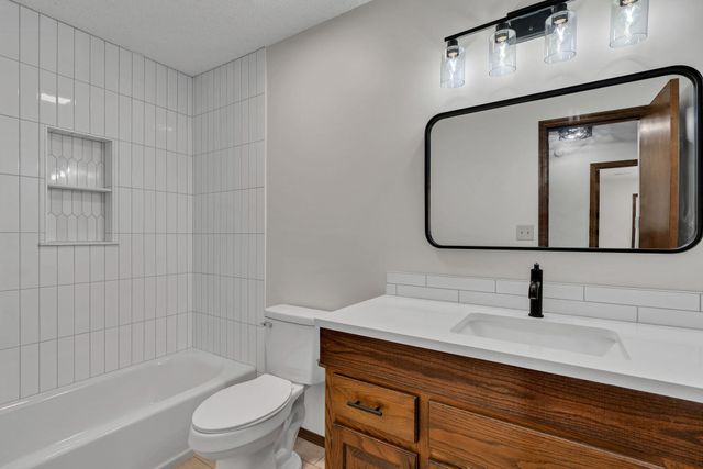 8405 S Ida St, Haysville, KS 67060