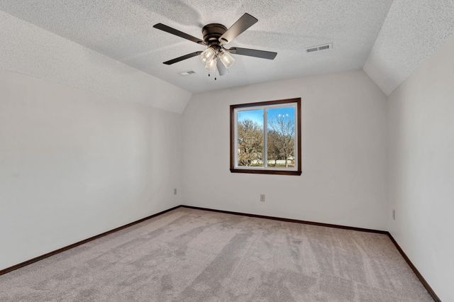 8405 S Ida St, Haysville, KS 67060