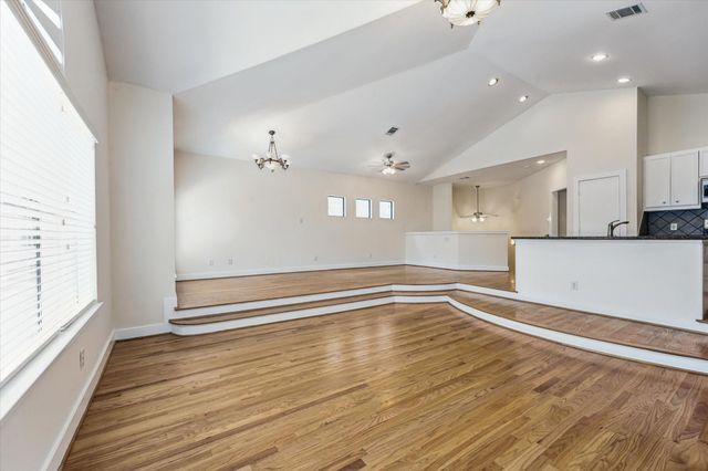 9829 Riddlelink, Houston, TX 77025