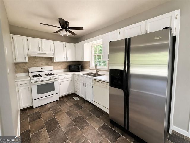 176 Deerfield Drive, Hiram, GA 30141